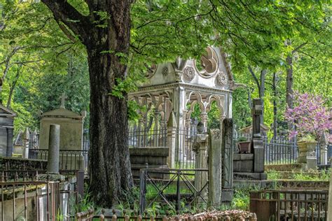 PARIS, FRANCE - MAY 2, 2016 Abelard and Heloise tomb in Paris in the ...