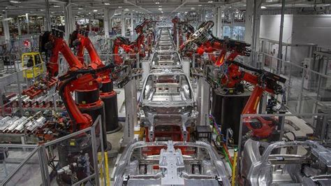 A Look Inside The Tesla Factory | 15 Minute News