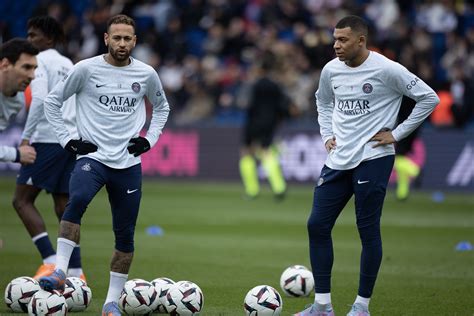 Neymar's departure hint amid Mbappe-PSG standoff turmoil | Daily Sabah