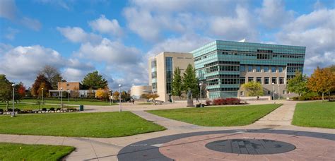 Ferris State trustees approves new majors, foundation directors