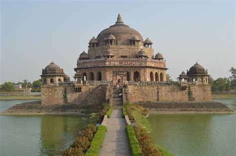 The tomb of Sher Shah Suri. Sasaram- second tallest tomb in India ...