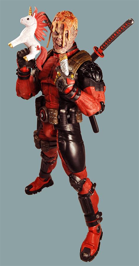 Marvel Classic – 1/4 Scale Action Figure – Ultimate Deadpool – NECAOnline.com