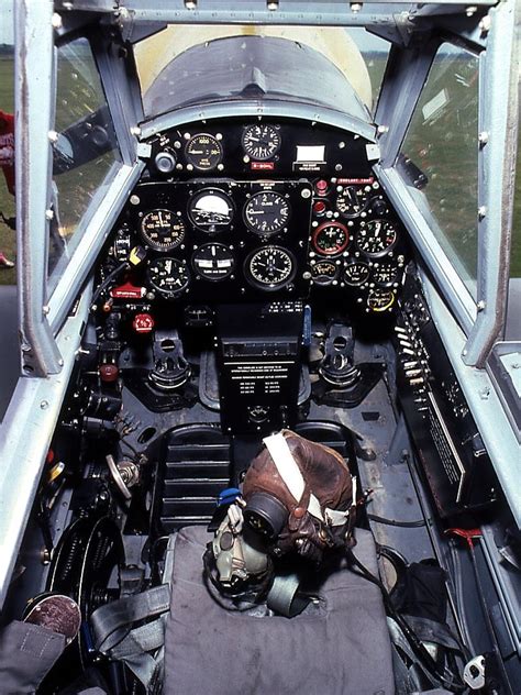File:Cockpit HA 1112-M1L Buchon G-BOML.jpg - Wikimedia Commons