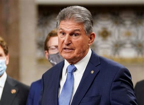 Joe Manchin Biography, Age, Wiki, Height, Weight, Girlfriend, Family & More