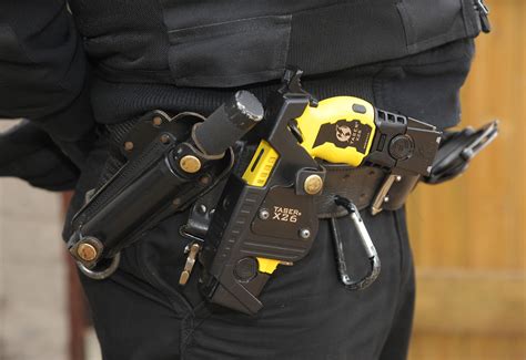 SF Police Commission votes to allow officers to carry Tasers