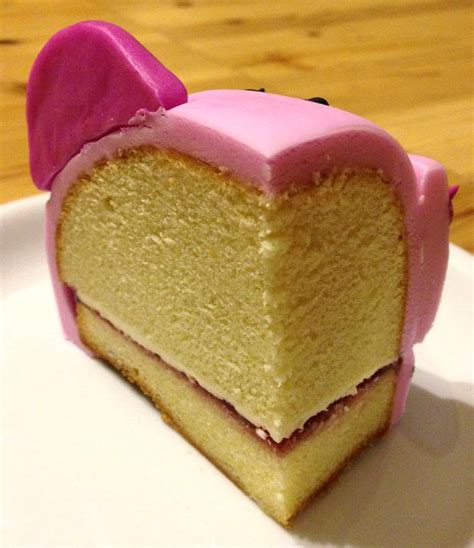 Review: Percy Pig Celebration Cake > SPLODZ BLOGZ