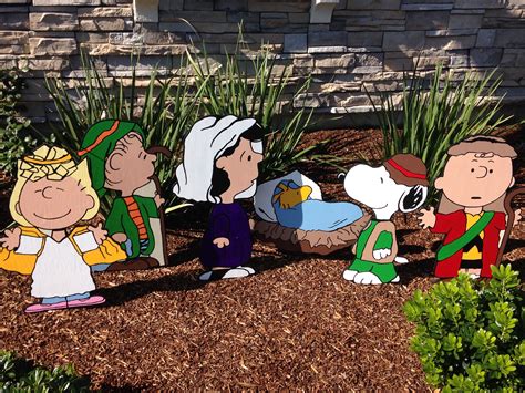 Pin by Cheryl Bailey on Christmas | Snoopy christmas, Peanuts christmas, Christmas yard decorations