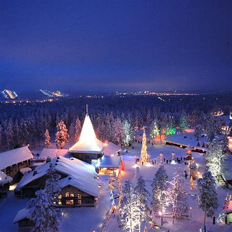 Rovaniemi northern lights | santa village rovaniemi | Wild Voyager