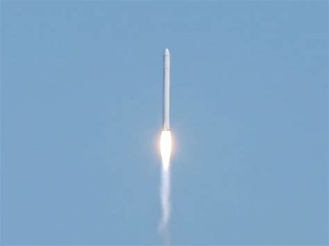 Falcon 9 succeeds in middle-of-the-night launch and landing ...