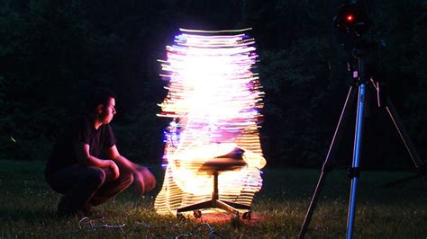 Fan recreates the Star Trek teleport effect with Christmas lights