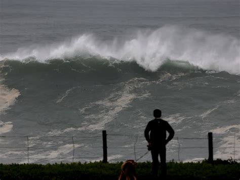 Huge Surf Pounds CA, Sneaker Waves Flood Low-Lying Areas: Slideshow ...