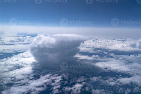 Atomic nuclear war bomb explosion like cloud 18755179 Stock Photo at ...