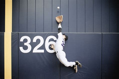 Baseball Outfielder Leaping for Fly Ball | Sports Psychology Today ...