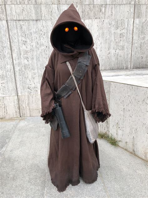 Costuming a Jawa from Star Wars | Star wars halloween costumes, Star wars outfits, Star wars ...