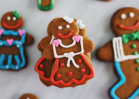 Holiday Gingerbread Man Decorating Party - Parsnips and Pastries