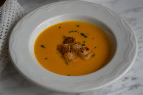 Pumpkin Soup with Garlic Croutons | Klysa