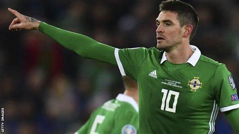 Kyle Lafferty: Northern Ireland striker becomes Tommy Wright's first ...