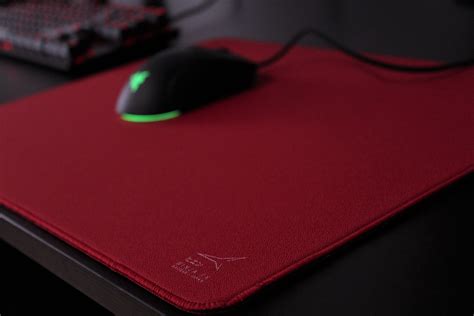 Artisan Hien Soft L (Wine Red) 🤤 : r/MousepadReview