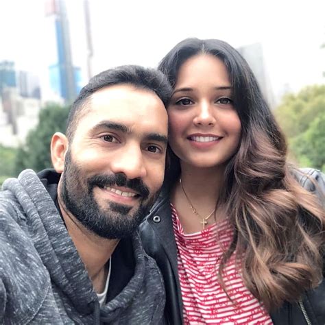 Dinesh Karthik Wife