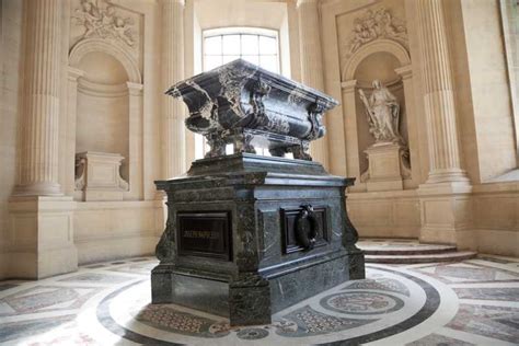 Les Invalides: Napoleon's Tomb & Army Museum Entry | GetYourGuide