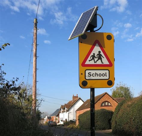 Solar Powered School Sign © Des Blenkinsopp :: Geograph Britain and Ireland