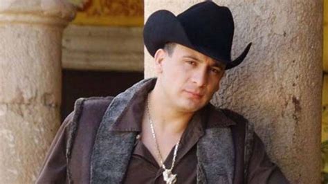 Se cumplen 15 años de la muerte del Gallo de Oro 'Valentín Elizalde'