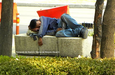 La siesta. / The nap. | Bancos, Imágenes