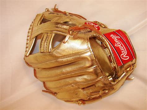 Made for the RAWLINGS GOLD GLOVE awards for 1998. The glove was made ...