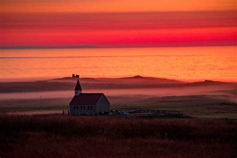 Chasing the Midnight Sun in Iceland ☀ When & How Guide