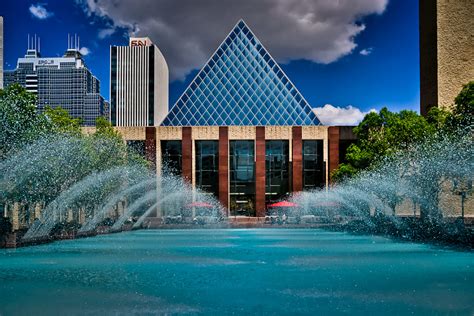 Edmonton City Hall | Edmonton, Alberta | Ian McKenzie | Flickr