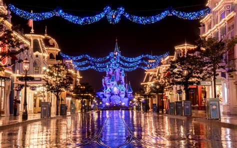 Disneyland Paris Christmas 2024 Offers Today - Alfie Austine