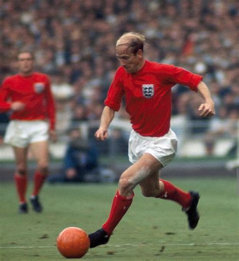 Bobby Charlton of England in action at the 1966 World Cup Final. | Bobby charlton, England ...