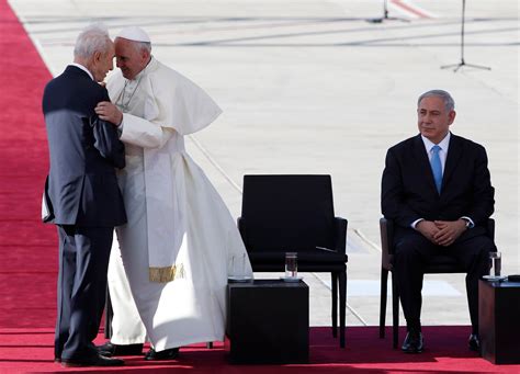 Pope, in Mideast, Invites Leaders to Meet on Peace - The New York Times