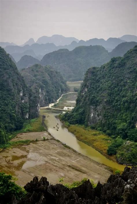 Trang An or Tam Coc: Which Boat Tour in Ninh Binh Vietnam is Best - Two Roaming Souls