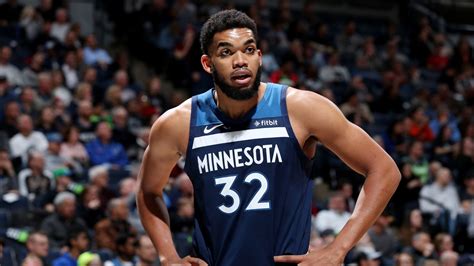 Karl-Anthony Towns in concussion protocol after car crash | NBA News | Sky Sports