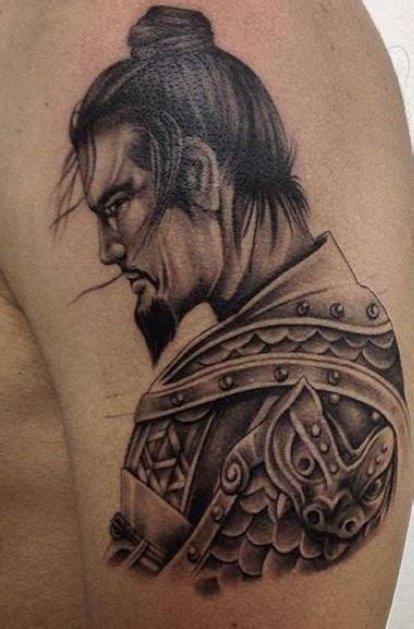 Tatuaggio Samurai mezzo busto sul braccio - Tatuaggio Uomo Samurai | Tatuaggio samurai, Tatuaggi ...