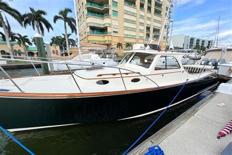 2000 Hinckley Picnic Boat Classic Jet for sale - YachtWorld