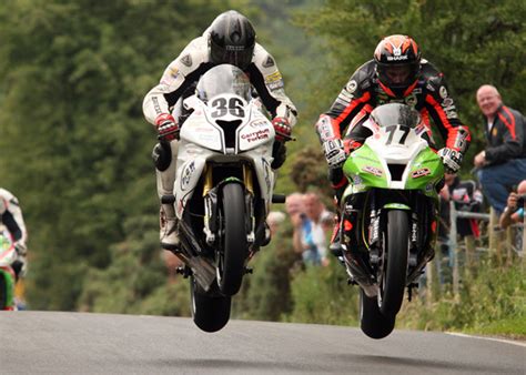 fingy moto: Real road racing..