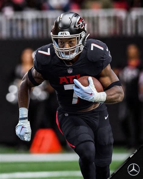 [Meirov] #Falcons rookie RB Bijan Robinson will wear No. 7 in the NFL — the same number Michael ...