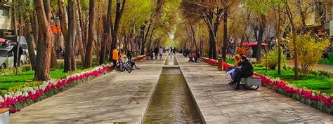 Chahar Bagh Street And Chahar Bagh School - Epiciran