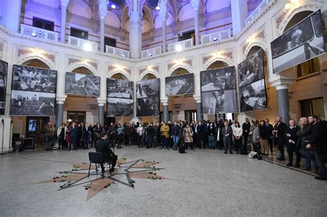 Siege of Sarajevo through the lens of Paul Lowe: Permanent Exhibition at the Sarajevo City Hall ...