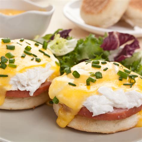 Eggs Benedict Recipe - How To Cook Eggs Benedict - Licious