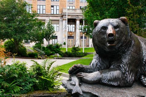 Alaska State Capitol building | Photos by Ron Niebrugge