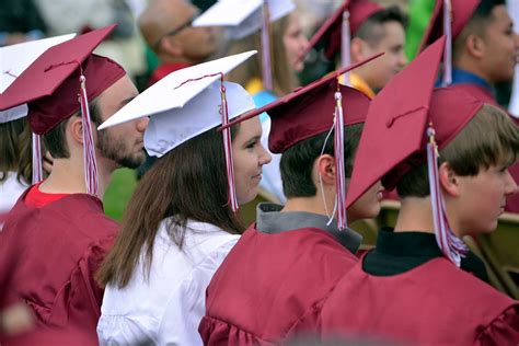 2015 Berthoud High School graduation - Berthoud Weekly SurveyorBerthoud Weekly Surveyor