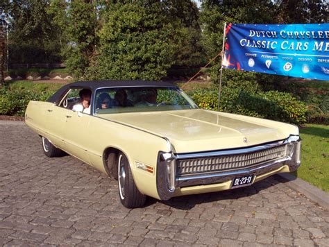 Chrysler Imperial LeBaron - Information and photos - MOMENTcar