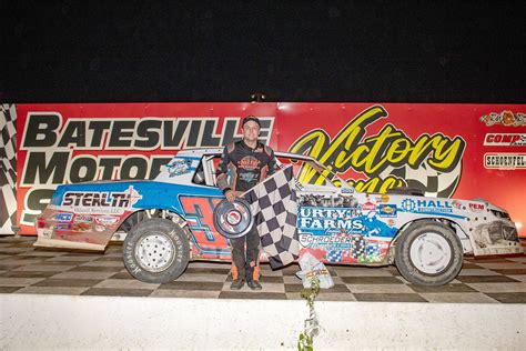 World IMCA Stock Car Championship opening night checkers fly for Thornton - IMCA - International ...