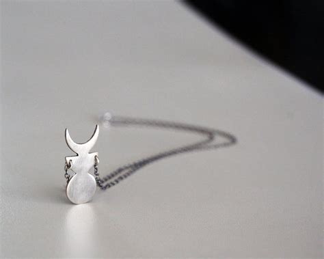 Moon Symbol Moon Phases Necklace - Soul Peaces