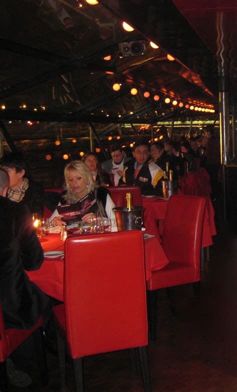 Bateau Mouche dinner cruise in Paris - Agent luxe blog