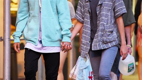 [PIC] Jaden Smith’s New Girlfriend? He Holds Hands With New Mystery ...