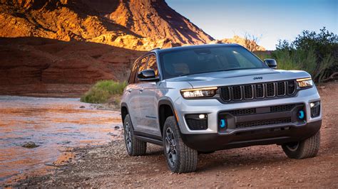 The 2022 Jeep Grand Cherokee 4xe Plug-In Hybrid Carries Five-Figure Upcharge